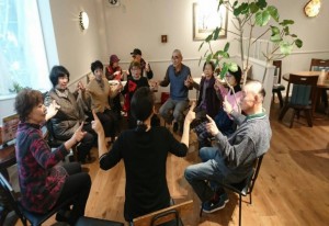 可児とうのう病院認知症カフェレクレーションの様子