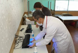 桜ヶ丘病院 手指衛生実践評価の様子